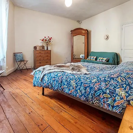 3 Bedroom Cozy In Ardes Chausse Haut