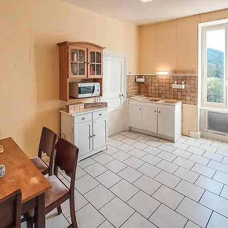 3 Bedroom Cozy In Ardes Casa de Férias